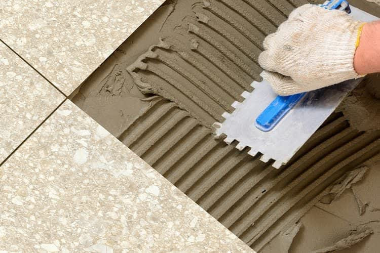 چگونگی استفاده از چسب کاشی و سرامیک در فضای باز